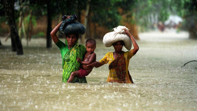 (আল্লাহর কাছে) ফিতনা ও দুর্যোগের অকল্যাণ থেকে আশ্রয় প্রার্থনা